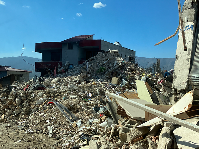 地震により全壊した建物（ハタイ県）