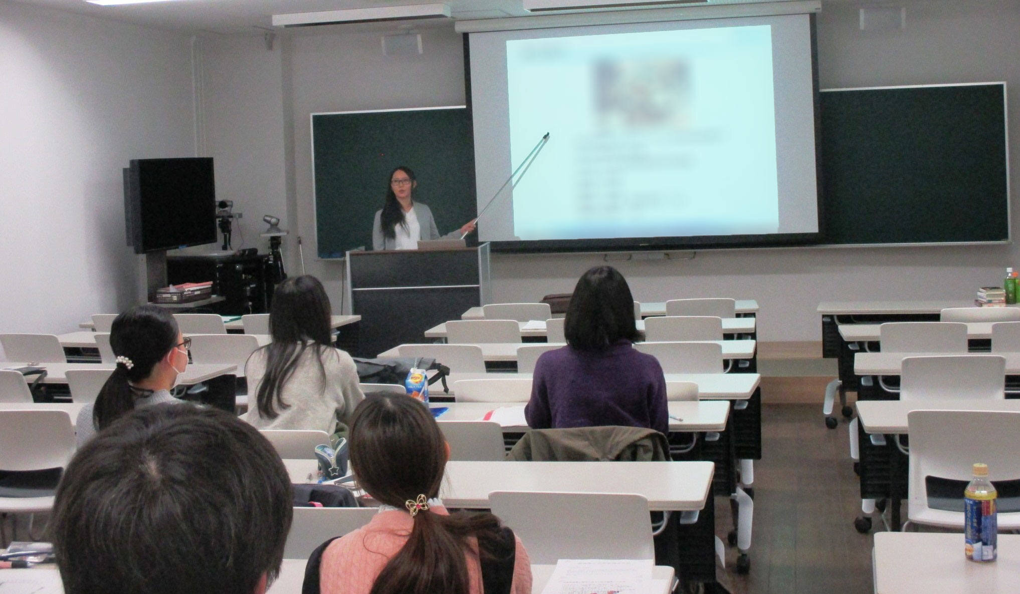 大学生に向け食の安全講義を実施
