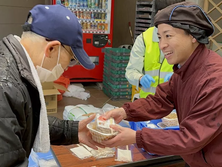 炊き出し